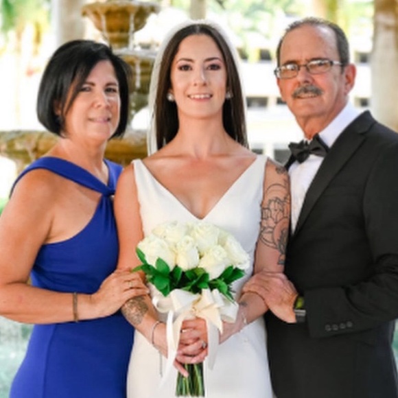 Meet your Posher, Annette Poshmark Ambassador - Picture 4 of 7